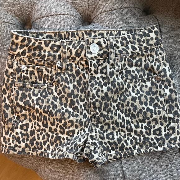 AMERICAN EAGLE AE NE(X)T LEVEL HIGH-WAISTED DENIM SHORT SHORT - Picture 2 of 6